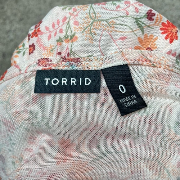 Torrid Mesh White Floral Smocked Waist Flutter Sleeve V-Neck Top 0 Large L - Picture 6 of 10